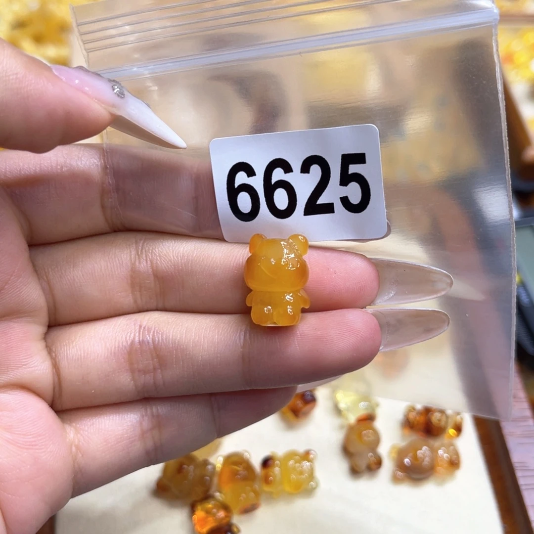 未镶嵌琥珀珠宝奇石