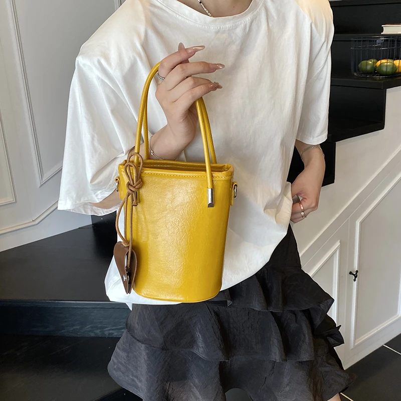 2025年新款包包斜挎包水桶包单肩潮流休闲复古风单根时尚网红