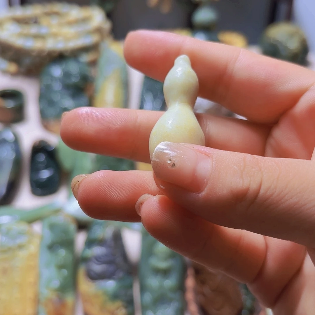 岫岩河磨玉（透闪石质玉）未镶嵌挂件