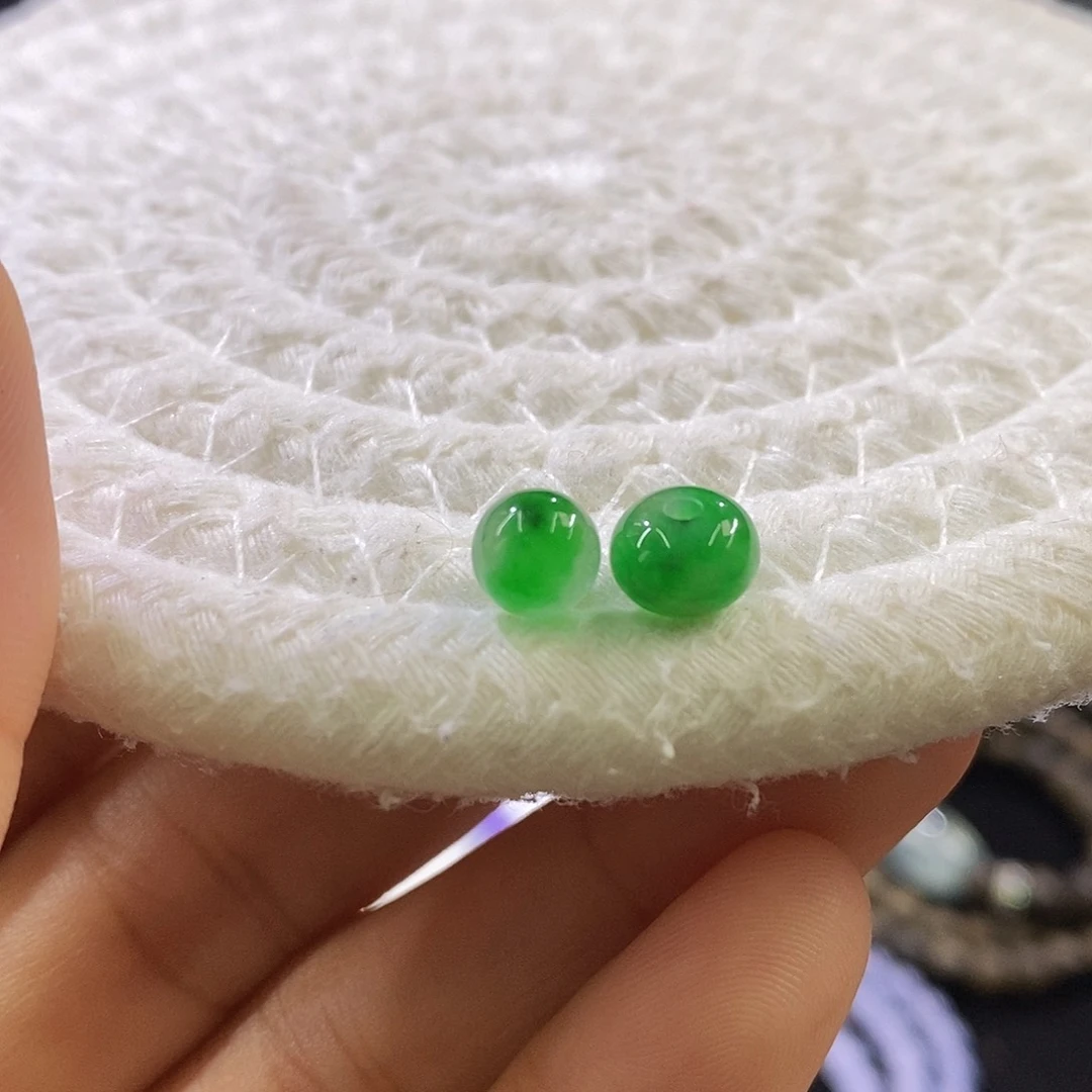 未镶嵌挂件翡翠一对