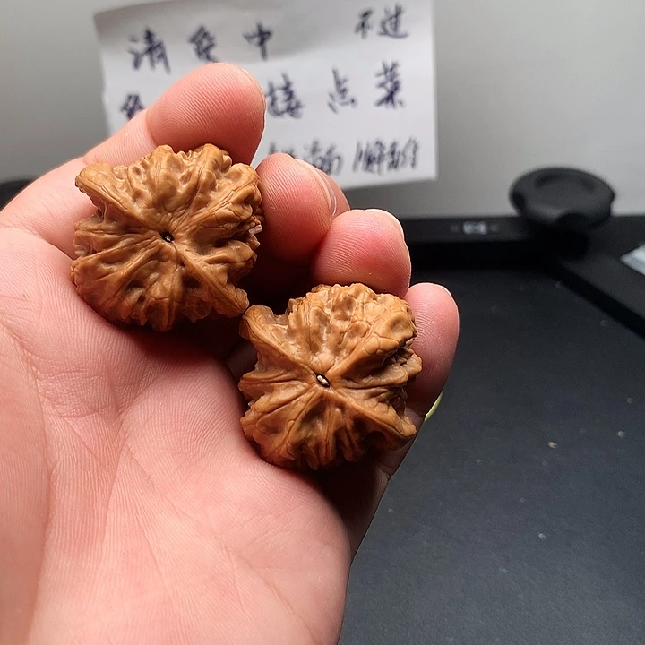 文玩核桃吊坠37尺野狼