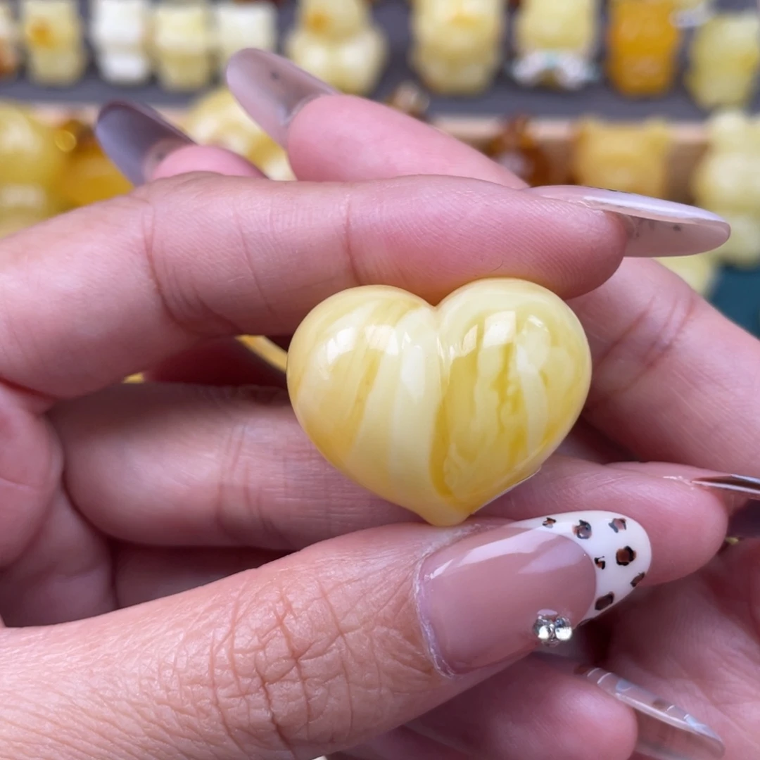 裸石琥珀未镶嵌六*子蜜蜡