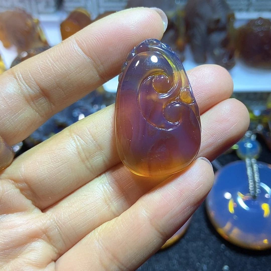 未镶嵌颈饰琥珀缅甸天然琥珀吊坠