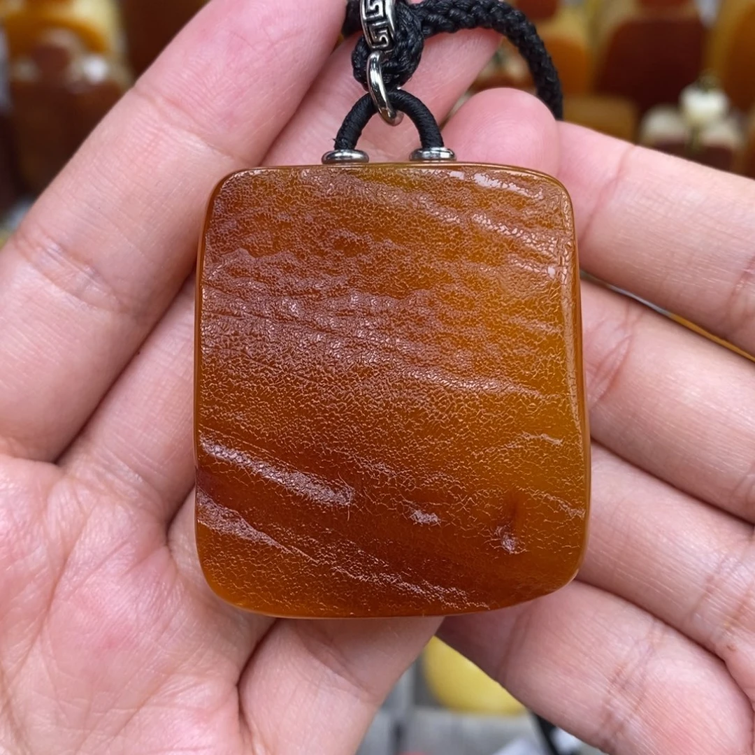 蜜蜡未镶嵌珠宝奇石