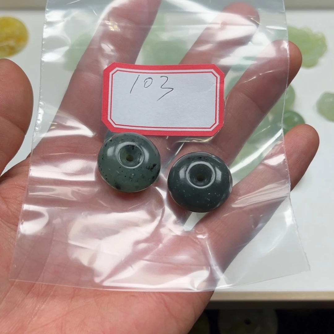 蛇纹石玉颈饰合金鈨****i