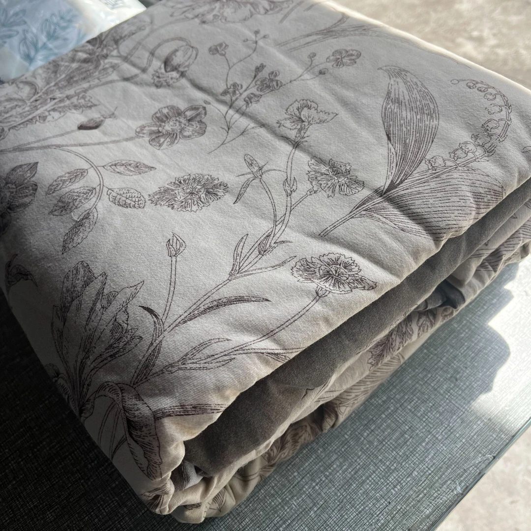 标准纯棉磨毛印花四件套随机发货两个花色圆角吊边款床单