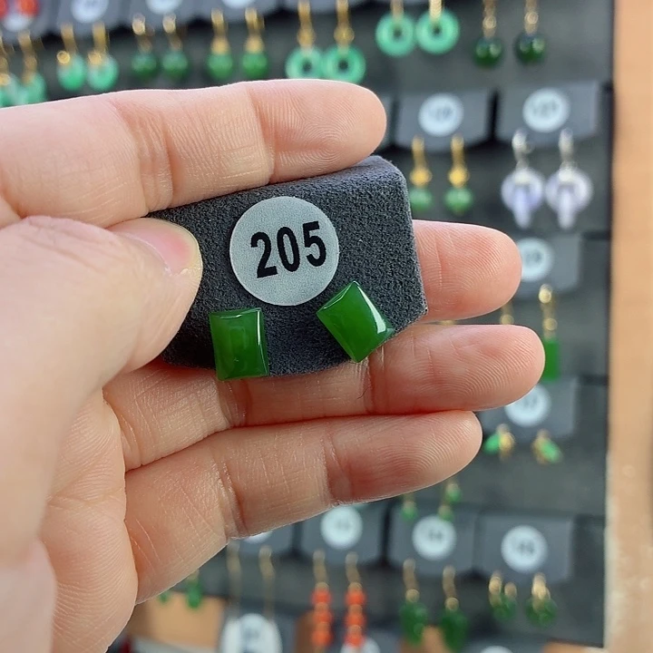 和田玉18K金镶嵌耳饰