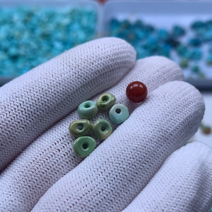 南红玛瑙未镶嵌珠宝奇石