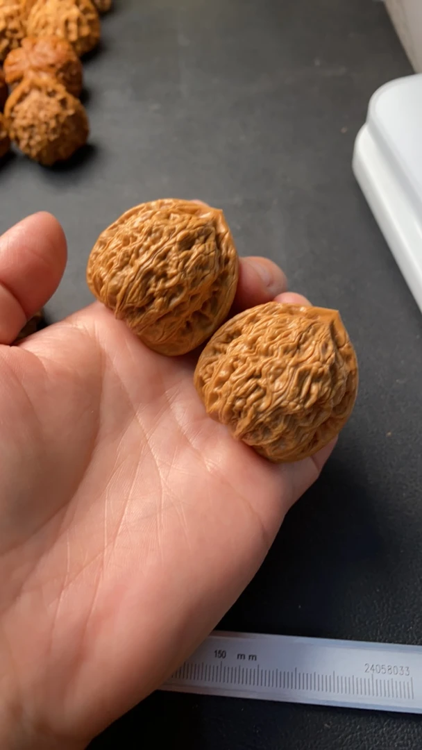 38玄武有修核晟文玩