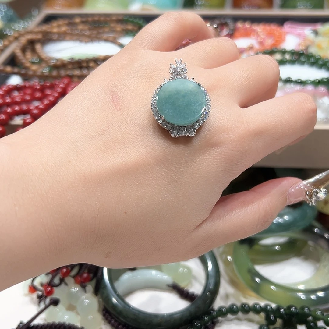 蛇纹石玉手镯未镶嵌杜**饱