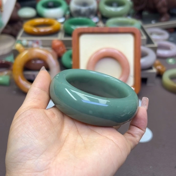 未镶嵌手镯石英岩玉?****鸭