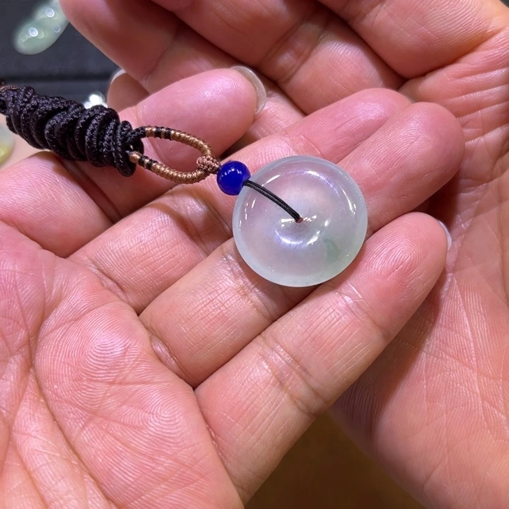 翡翠颈饰18K金镶嵌翡翠平安扣冰飘花种老