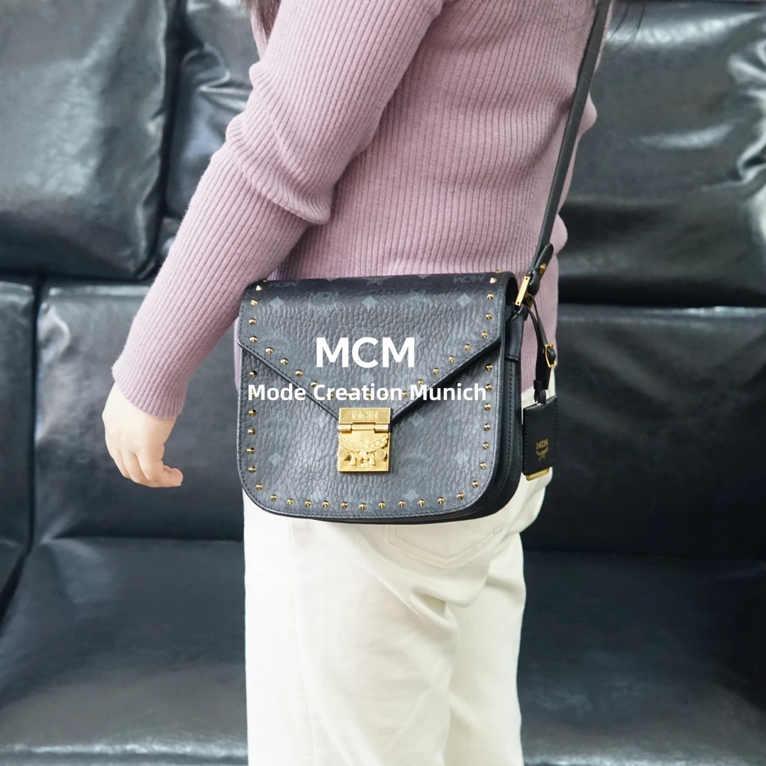 95新 MCM  铆钉马蹄包/HD12826008/6008