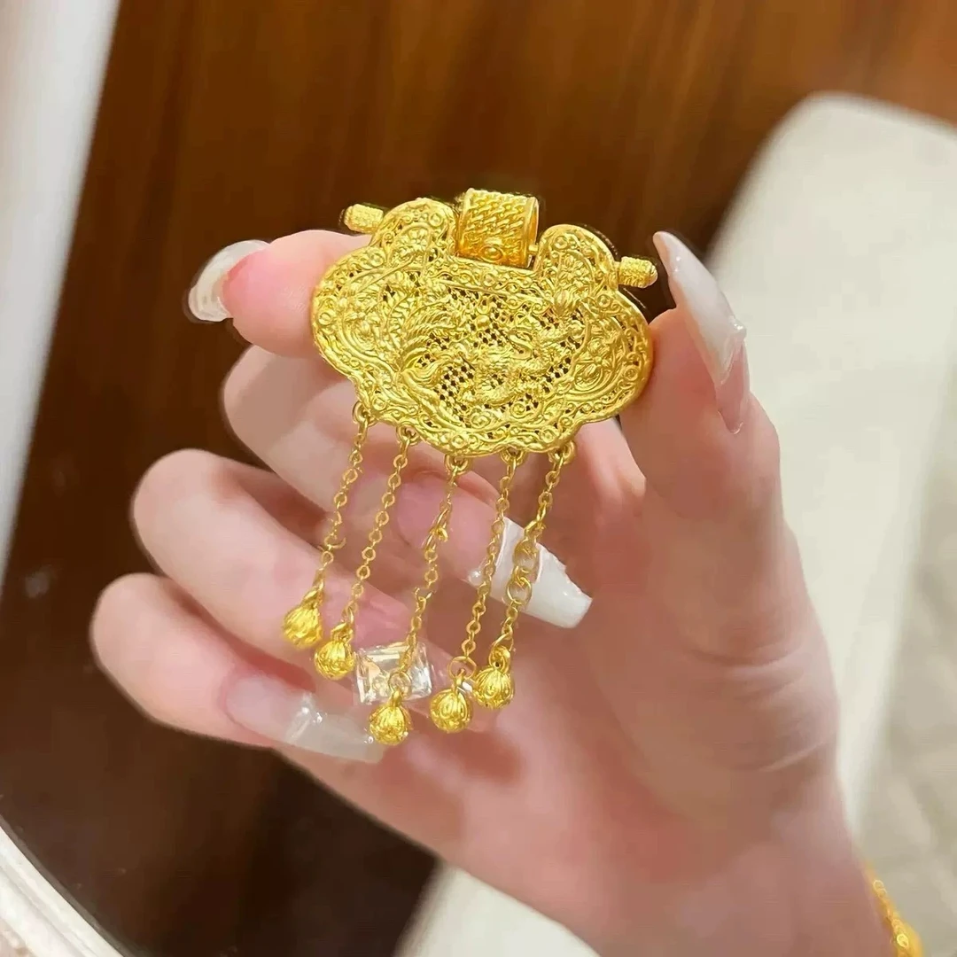 Chow Tai Seng/周大生天子门生锁包吊坠女款轻奢高级感项链送女友