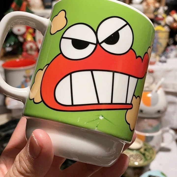 蜡笔小新马克杯有划痕