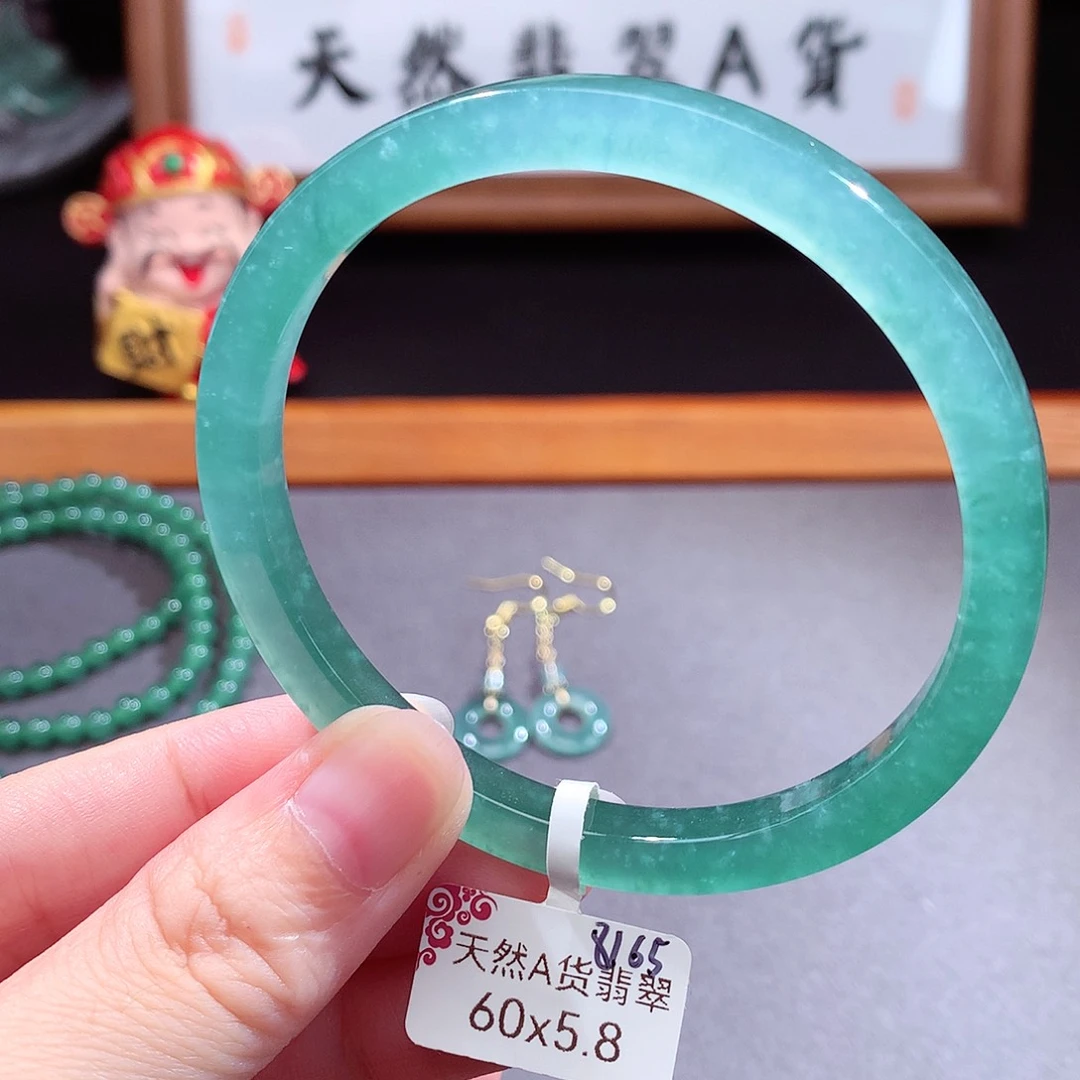 翡翠手镯（圆镯）未镶嵌片*