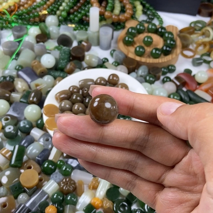 和田玉未镶嵌珠宝半成品老*