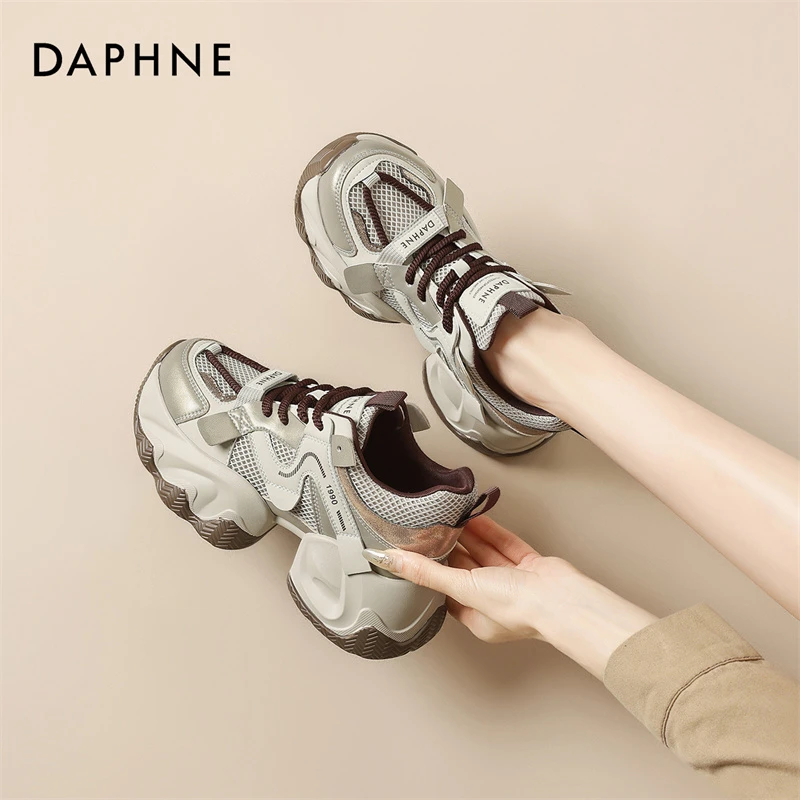 达芙妮显脚小老爹鞋女秋季2025新款爆款内增高百搭厚底休闲运动鞋
