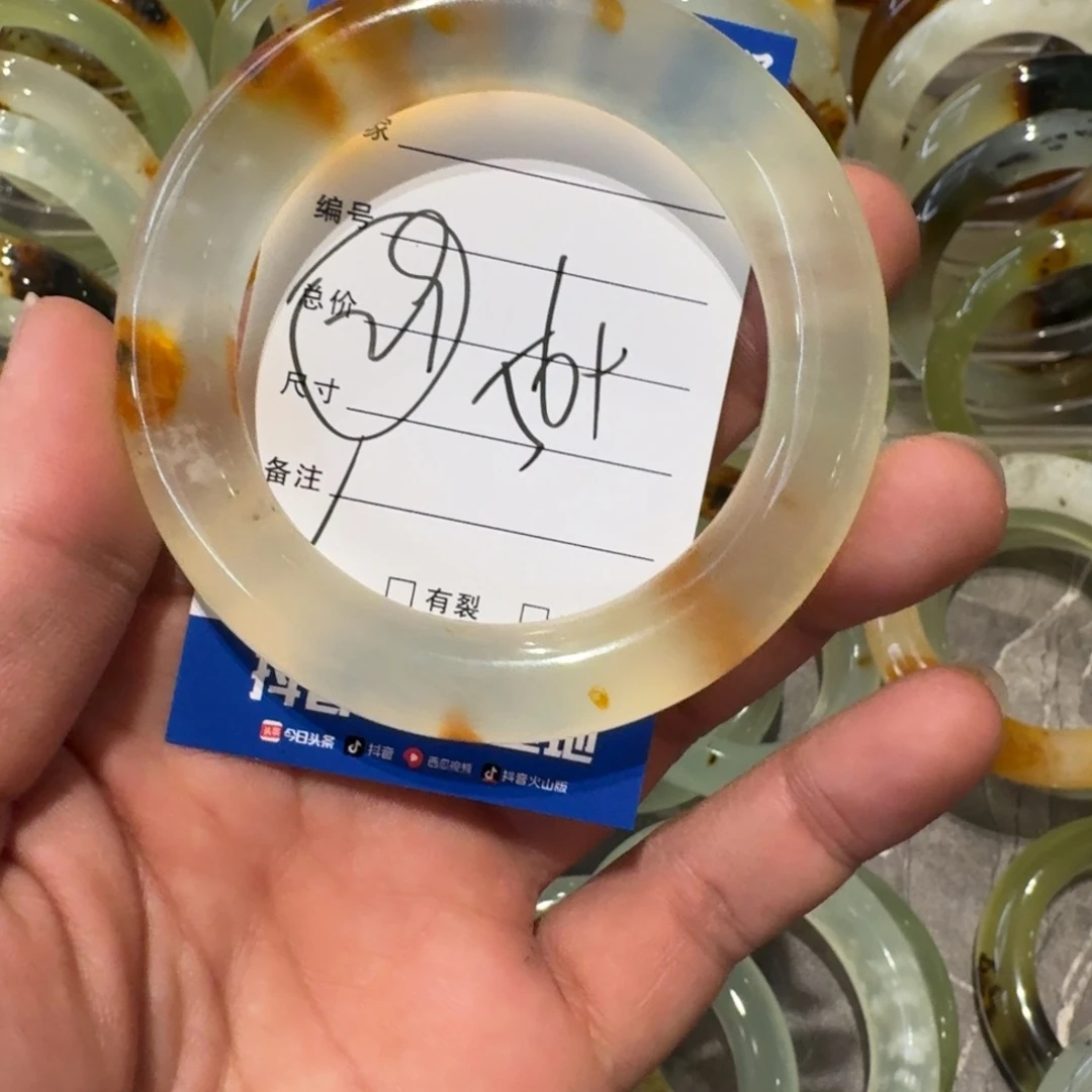 一****蛇纹石玉未镶嵌手镯