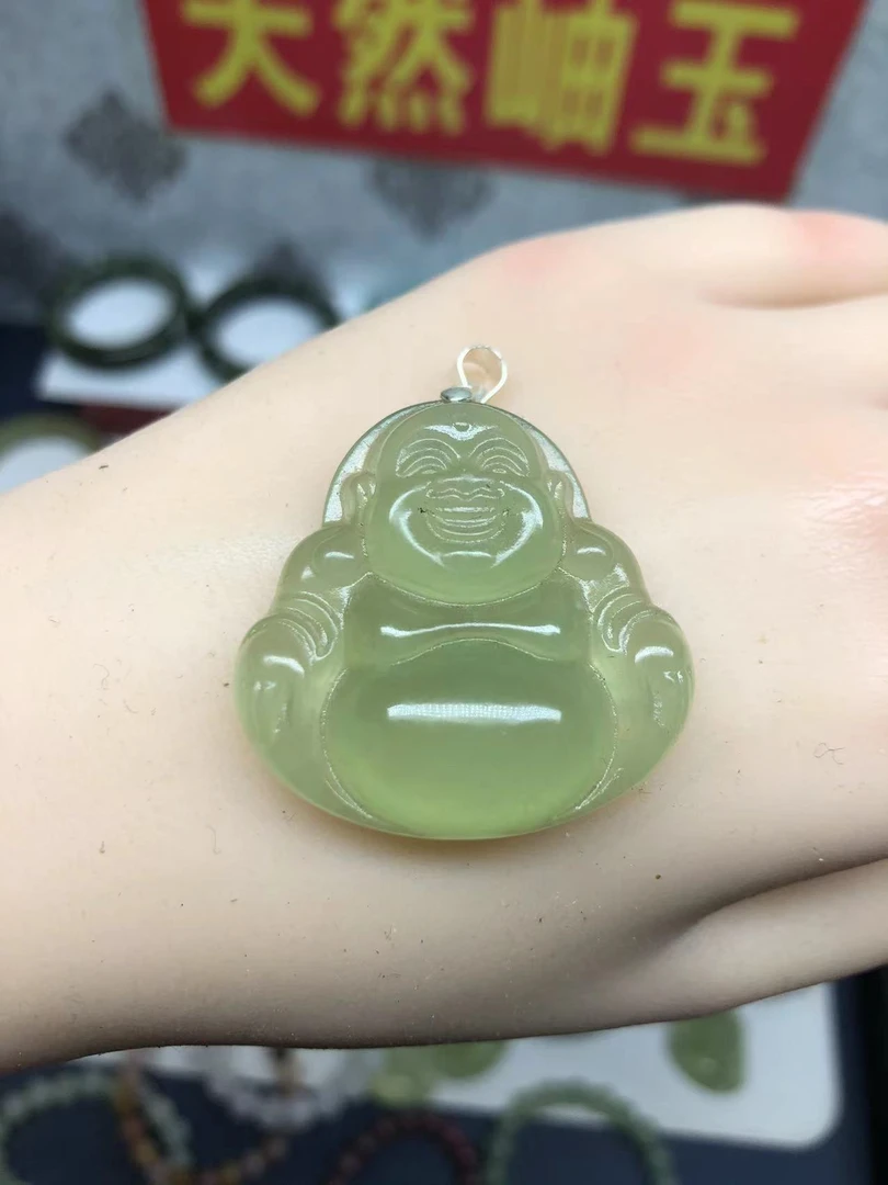 品质珠宝纯天然岫玉绿冰葡萄肉佛公吊坠（35毫米）