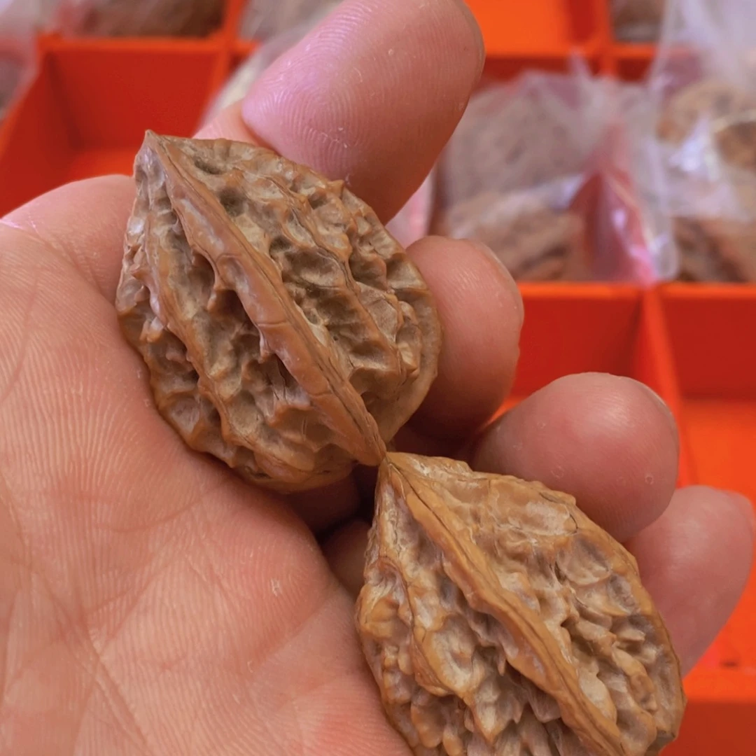 摩***隆文玩核桃吊坠文玩核桃剑齿虎