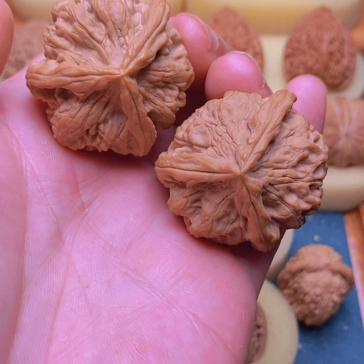 *****文玩核桃把件42玉玺三棱