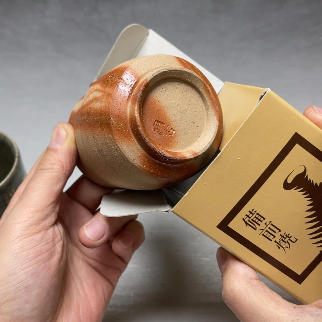 瓷片Z***z密密麻麻地排列着一个