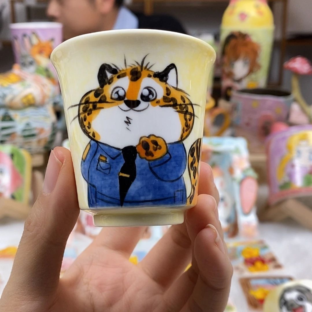 瓷片董董文创手绘陶瓷