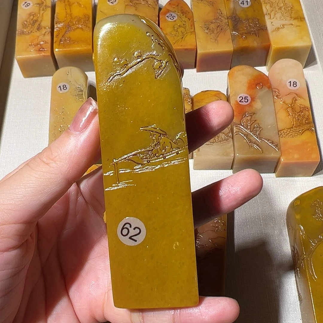 用***2寿山石随机批发一个