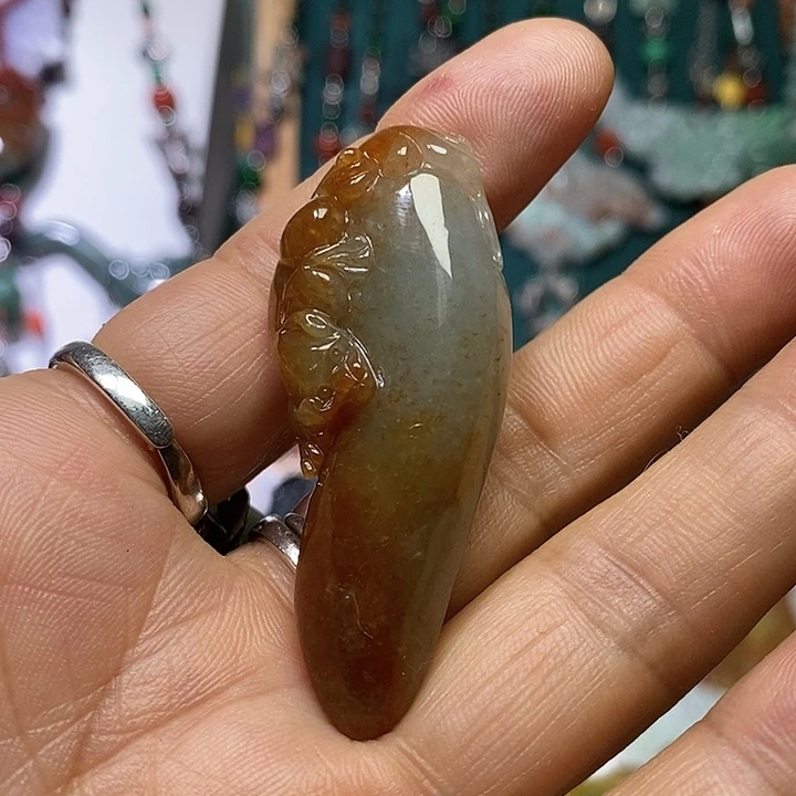 翡翠未镶嵌吊坠(赠链)