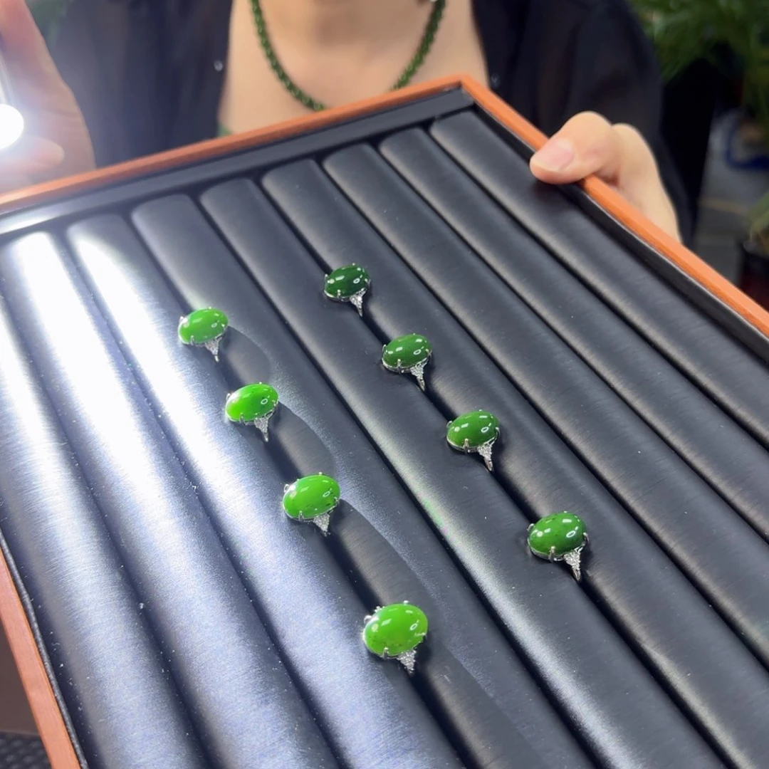 和田玉（碧玉）戒指合金发其一