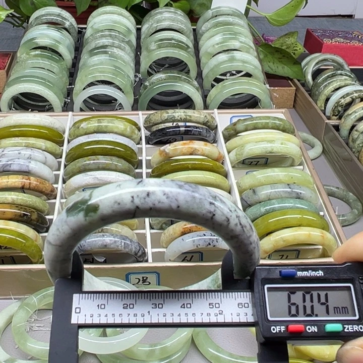 蛇纹石玉未镶嵌手镯76