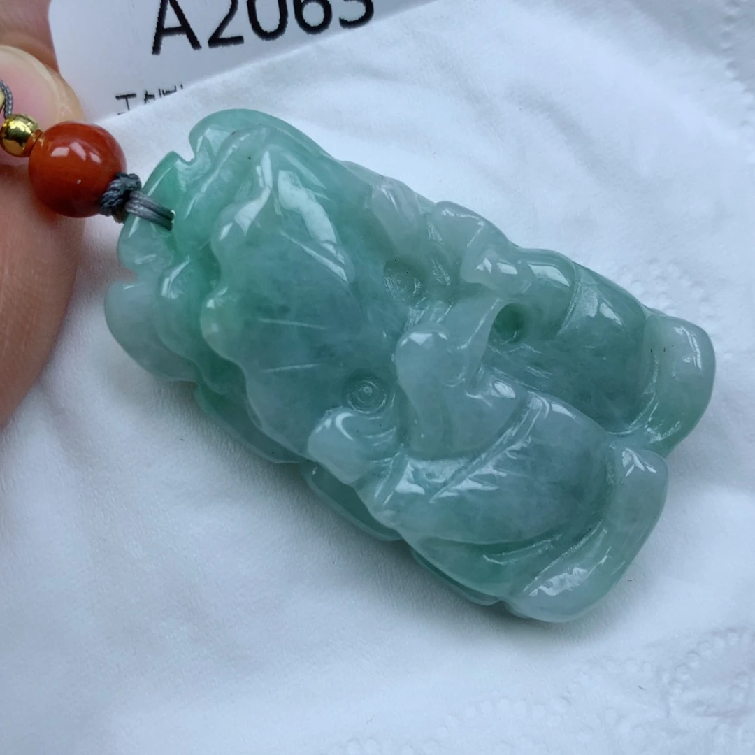 翡翠颈饰未镶嵌吊坠 