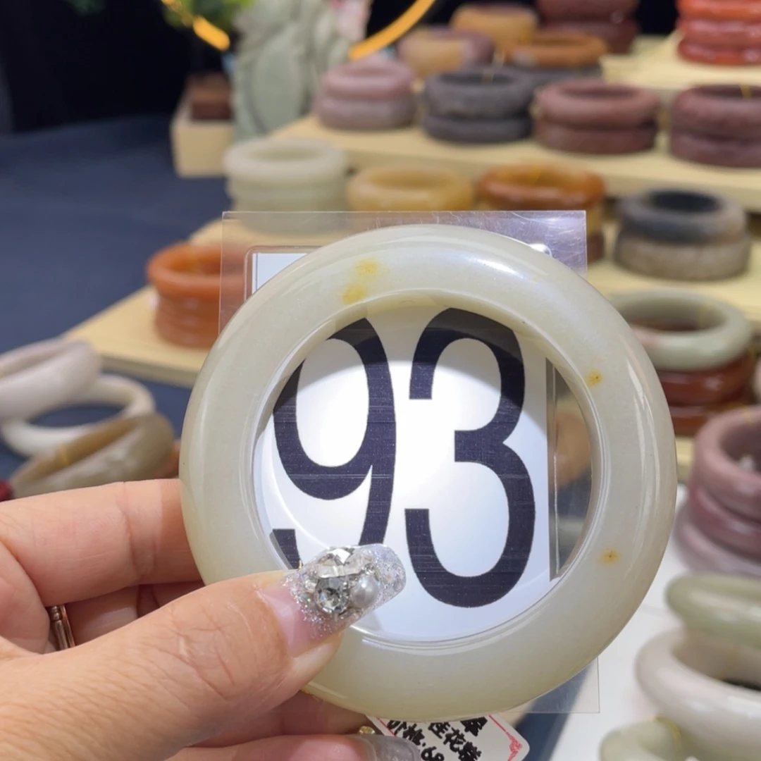 【闪购商品】石英质玉手镯未镶嵌