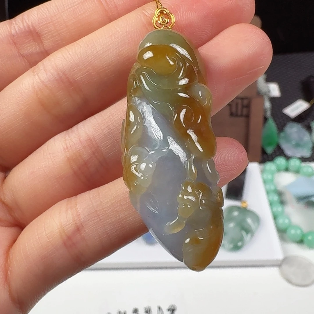 翡翠18K金镶嵌颈饰