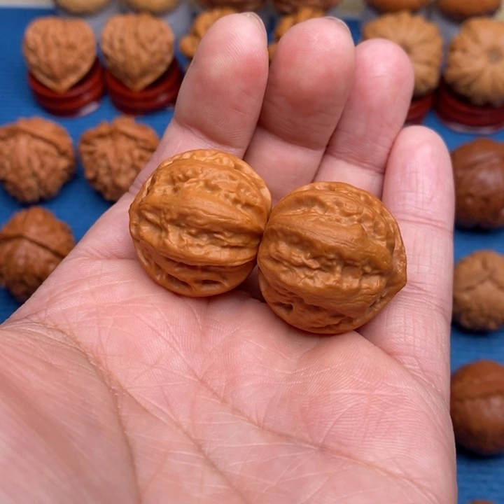 文玩核桃把件小霸王龙