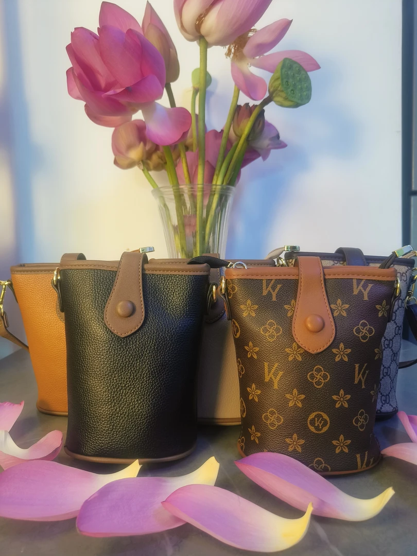 耐磨简约肩包扣式菜篮手机包手工便携式·磁扣