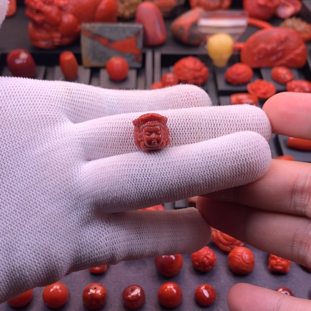 南红玛瑙未镶嵌精工雕刻满色满肉三面佛背云13mm+