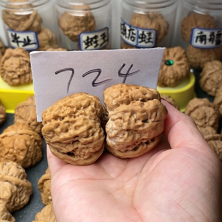 核桃蛤蟆43斤左右一个人