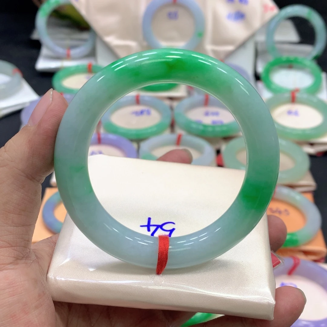 翡翠未镶嵌手镯翡翠