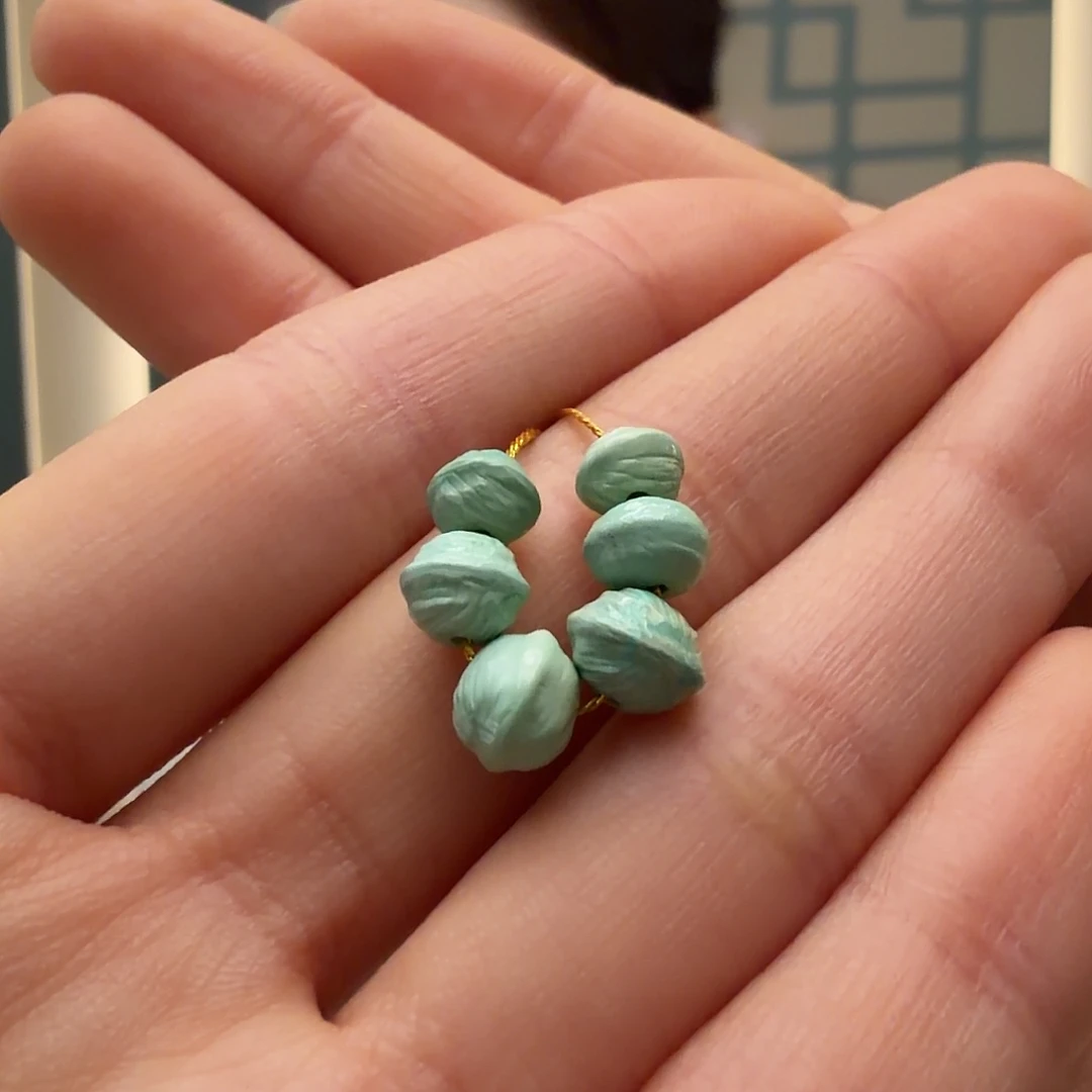 绿松石未镶嵌颈饰