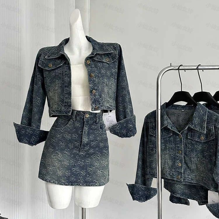 LUCKYMAN初秋提花刺绣牛仔套装短外套+高腰短裙
