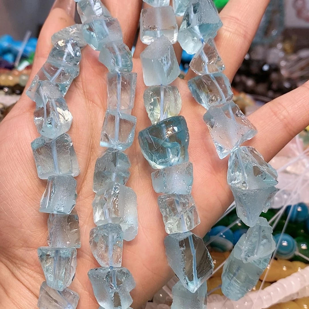 玛瑙/玉髓散珠高透海蓝随型一条