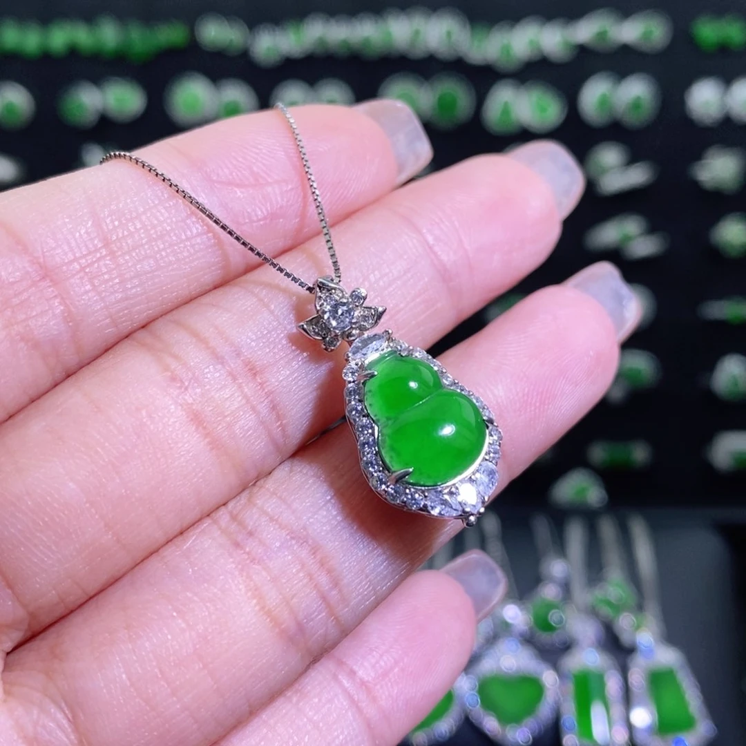 翡翠银S925镶嵌颈饰多样性