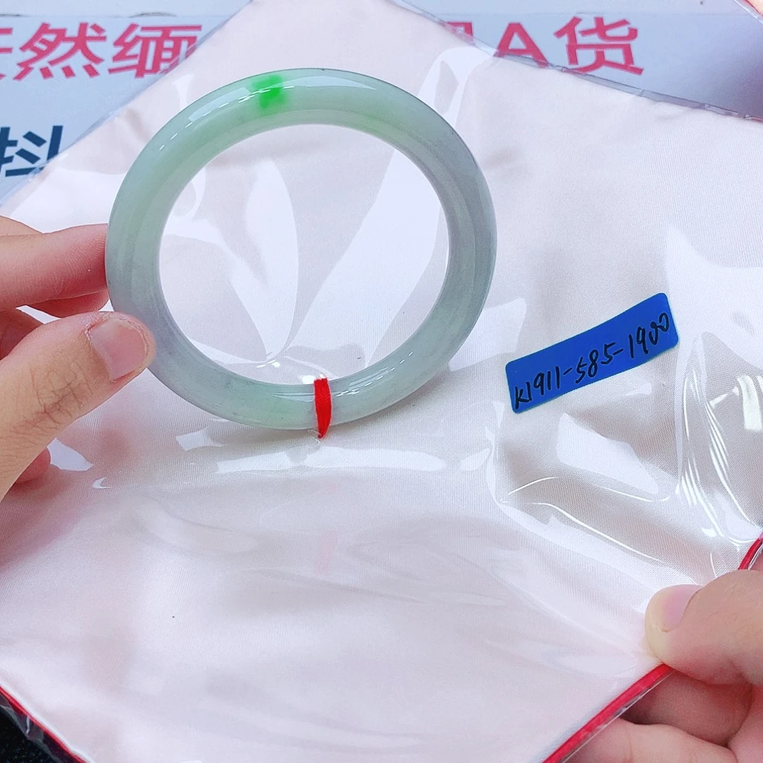 翡翠未镶嵌手镯我