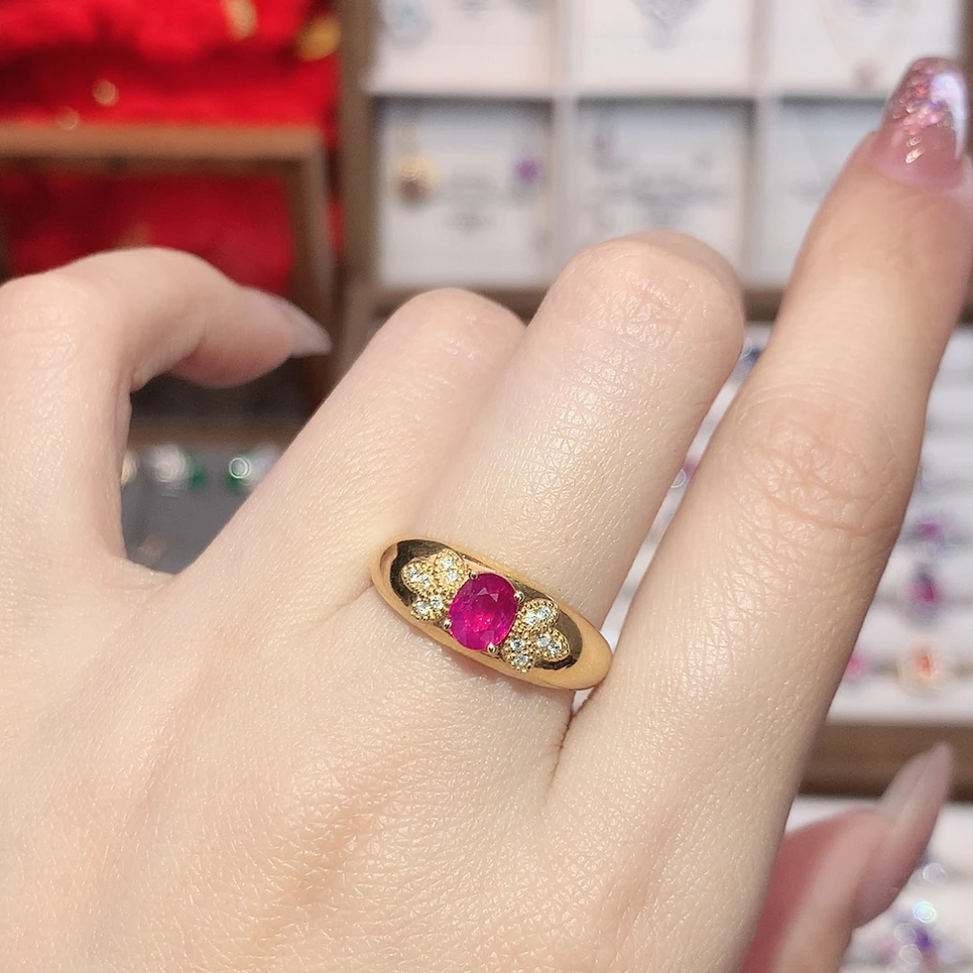 戒指18K金镶嵌红宝石0.66ct/天然宝石/七天无理由