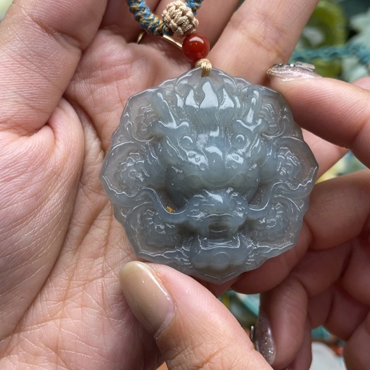 蛇纹石玉吊坠合金