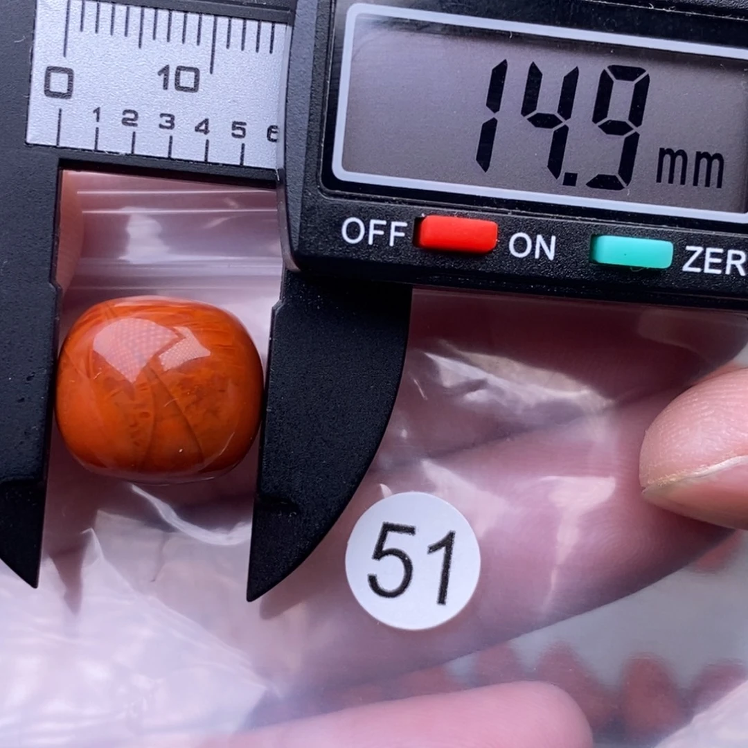 装***关南红玛瑙未镶嵌配饰有瑕疵