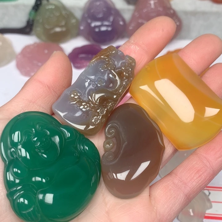 玛瑙/玉髓颈饰未镶嵌小**鱼