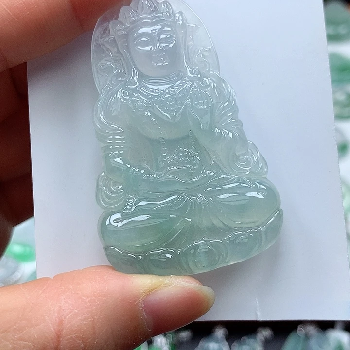 翡翠未镶嵌颈饰度母